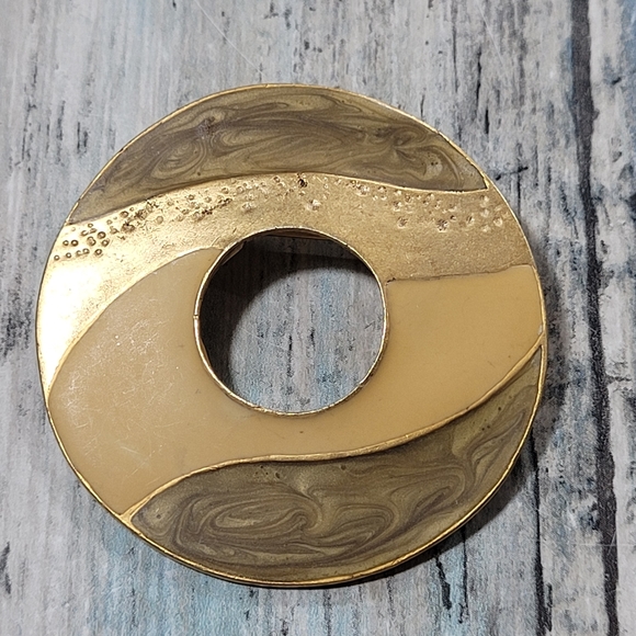 Jewelry - Circle Modernist Brooch.